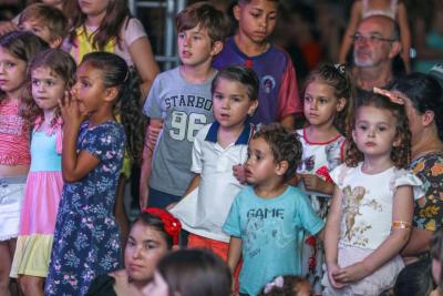 Centenas de pessoas acompanharam a Abertura do Natal em Laranjeiras do Sul